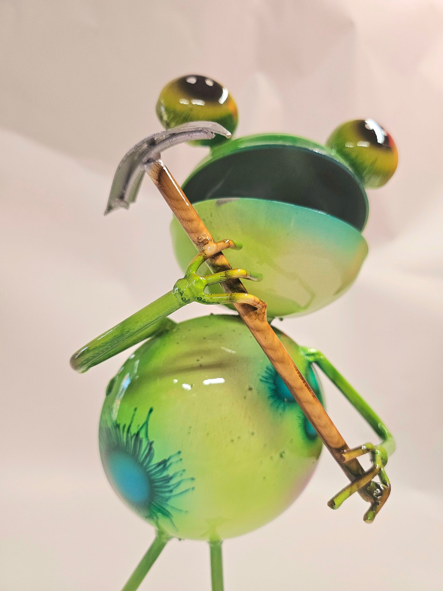 Handcrafted working metal frogs. (Bigger version)