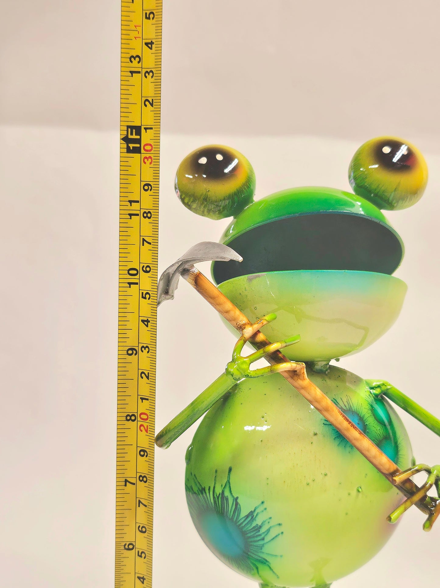 Handcrafted working metal frogs. (Bigger version)