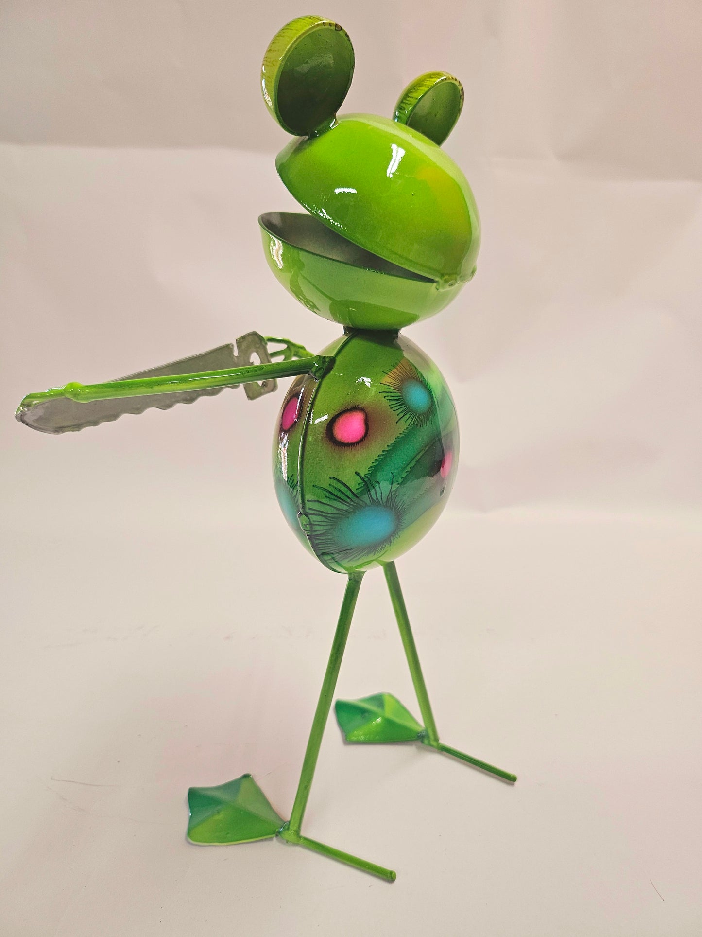 Handcrafted working metal frogs. (Bigger version)